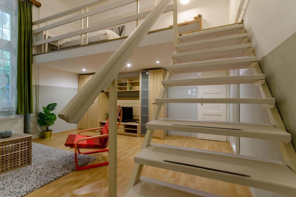 De Lux Studio Apartment In Historical Quarters, Budapest