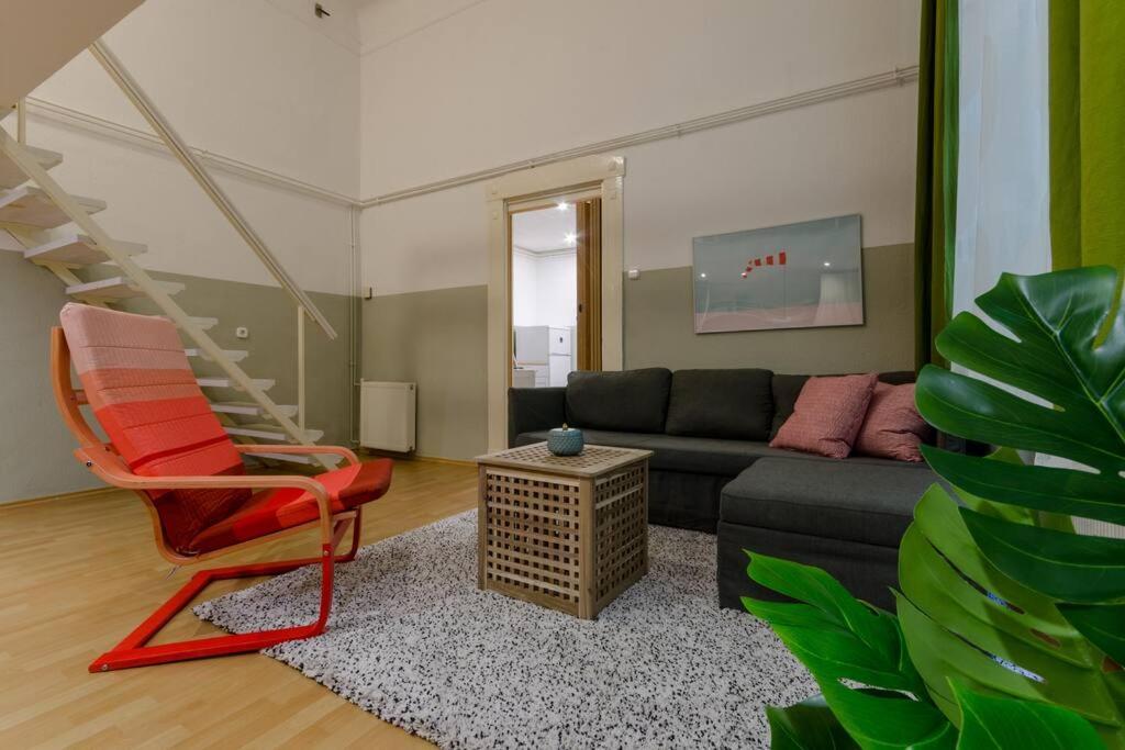 De Lux Studio Apartment In Historical Quarters — Photos 1
