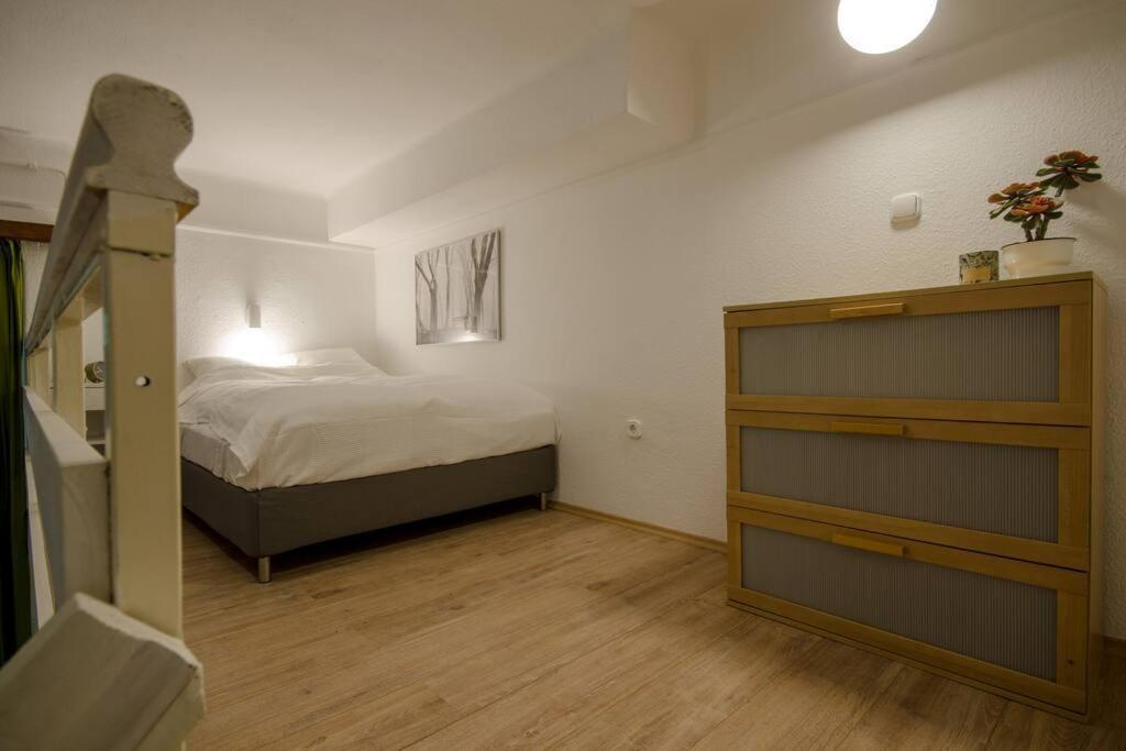 De Lux Studio Apartment In Historical Quarters — Photos 3